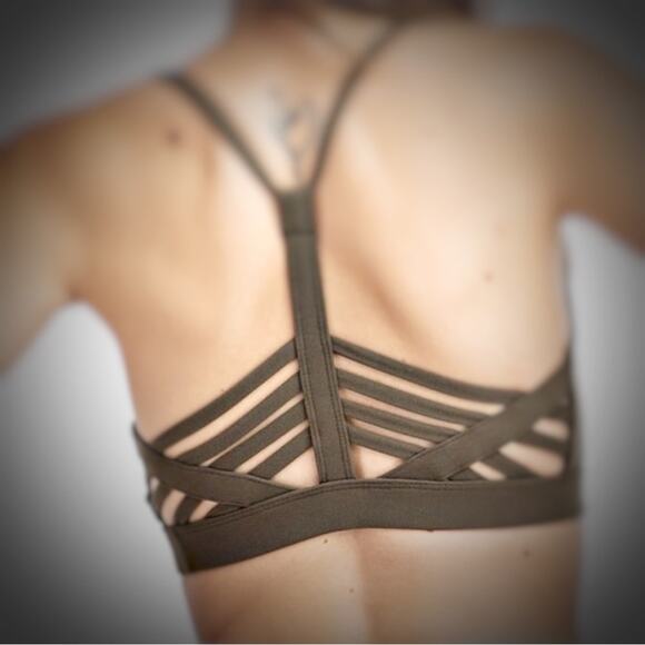 Rae Mode Medium Green Strappy Sports Bra - Picture 2 of 8